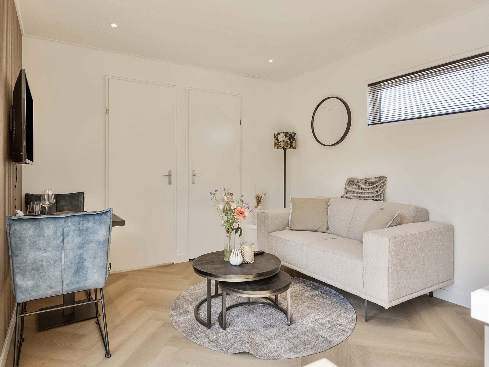 Comfortabele woonkamer in Tiny house 3 persoons, vakantiehuis in Lexmond, Utrecht.