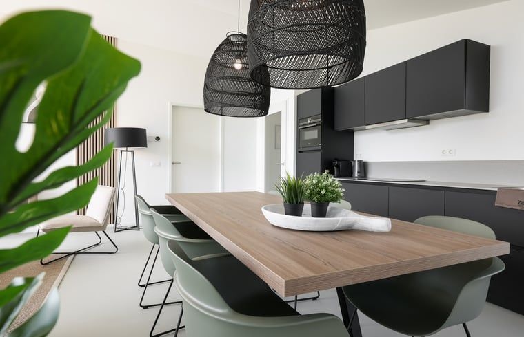 Helles Wohnzimmer im Ferienhaus in Wissenkerke mit gemuetlicher Sitzecke in Noord-Beveland, Zeeland.