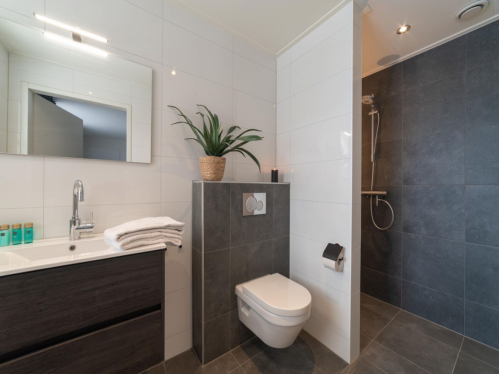 Unterkunft 590256 - Ferienhaus Noord-Beveland - Charming Beveland met jacuzzi en buitensauna