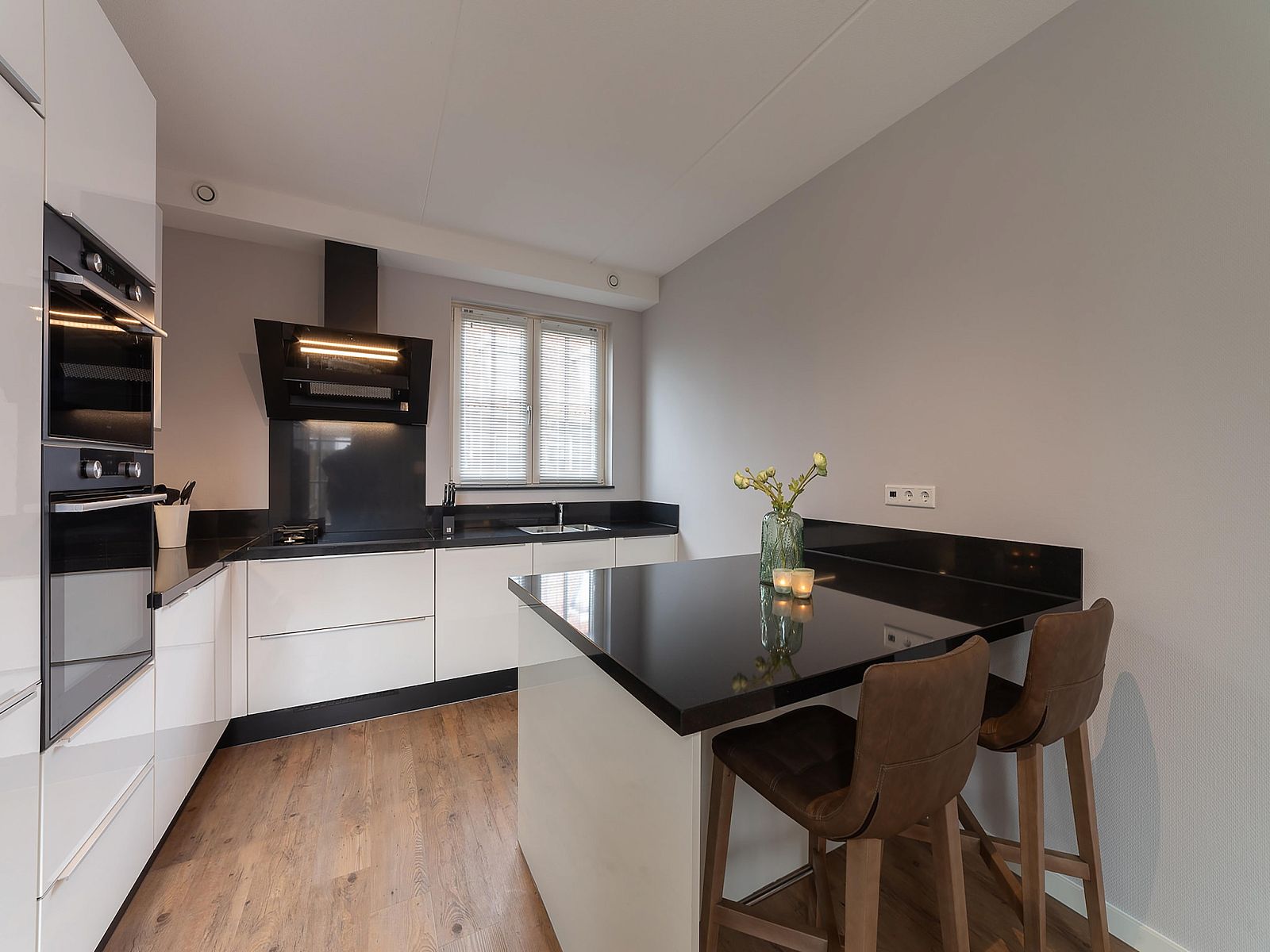 Guest house 590264 - Holiday property Noord-Beveland - Zeeuwse Pracht 8 p welness