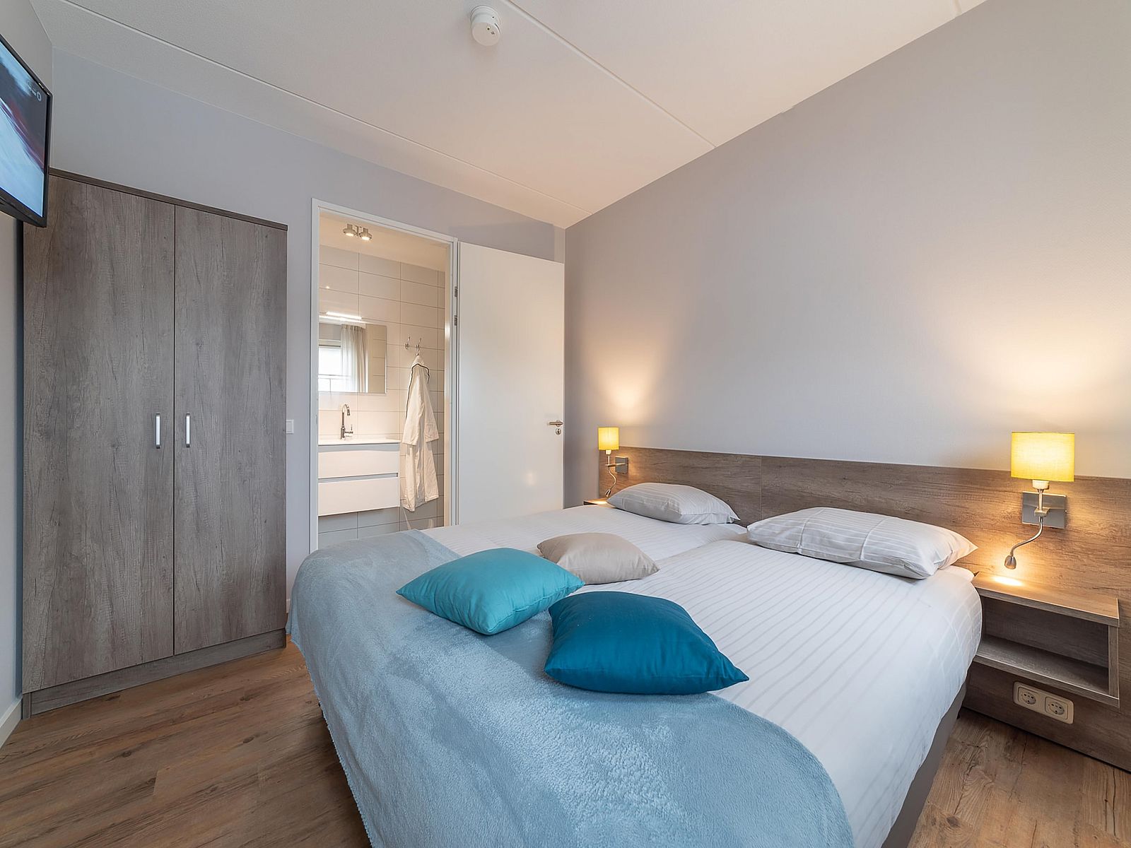 Guest house 590264 - Holiday property Noord-Beveland - Zeeuwse Pracht 8 p welness