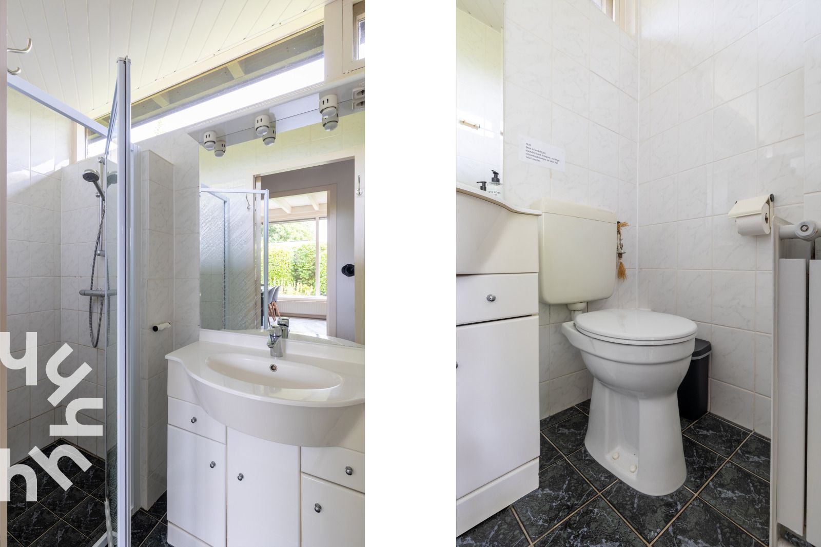 Gemuetliches Wohnzimmer des Ferienhauses ZE167 in Kamperland mit Blick in den Garten.