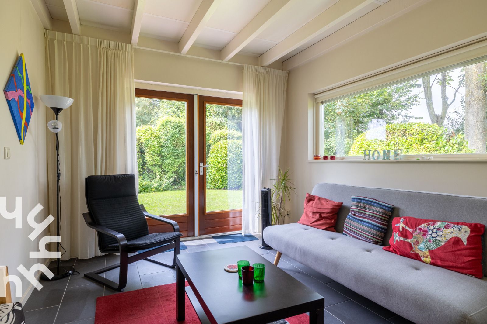 Wohnzimmer mit bequemem Sofa im Ferienhaus ZE167 in Kamperland, Zeeland.