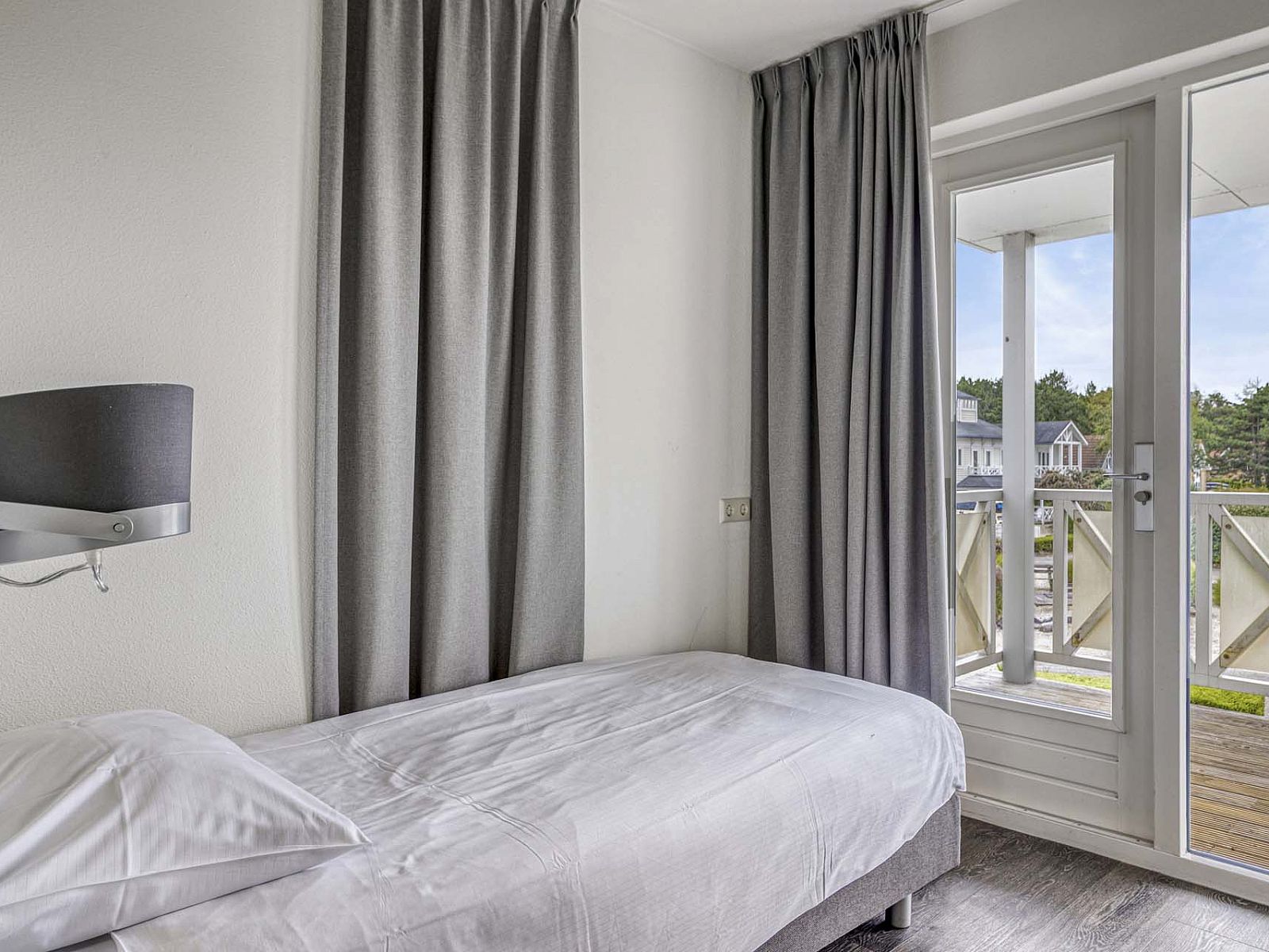 Guest house 590309 - Holiday property Noord-Beveland - Vrijstaande woning in kamperland