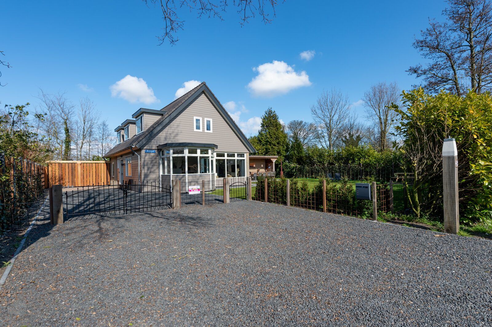 Vooraanzicht van Zwanenlaan 26 | De Schotsman vakantiehuis in Kamperland, Noord-Beveland.