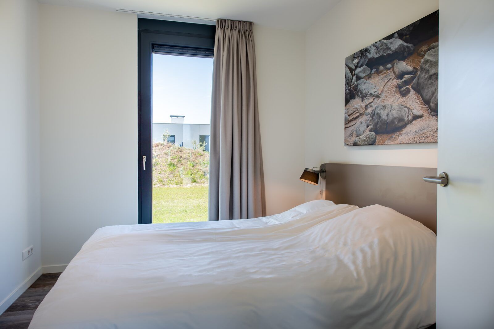 Schlafzimmer mit Kunst in Duinvallei 35, Kamperland, Ferienhaus