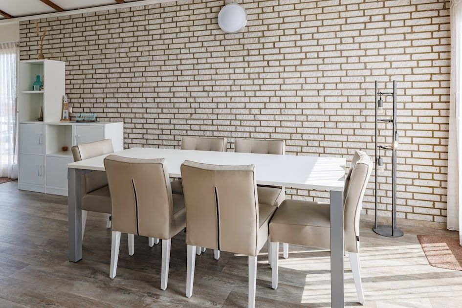 Stilvolles Esszimmer im BA Comfort Bungalow, Kamperland, Noord-Beveland, Zeeland. Geniessen Sie einen modernen Innenraum waehrend Ihres Urlaubsaufenthalts.