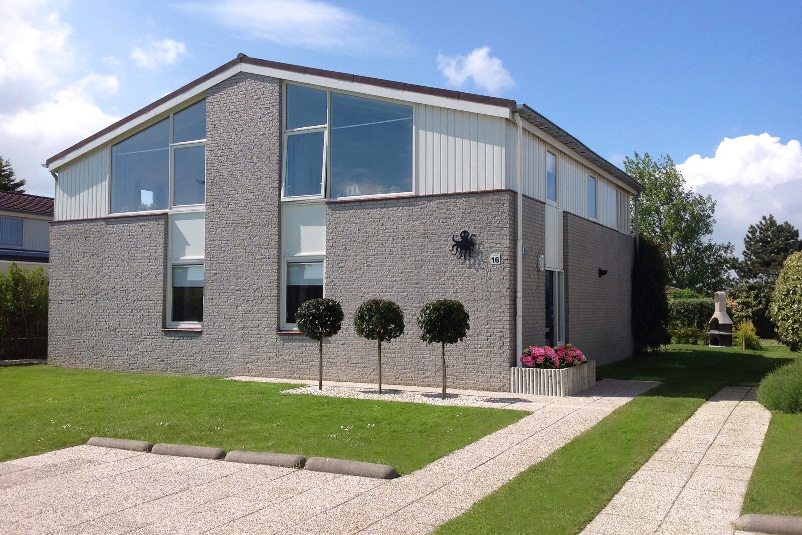 Ostrea 16 vacation home in Kamperland with modern architecture at Roompot Beach Resort, Zeeland.