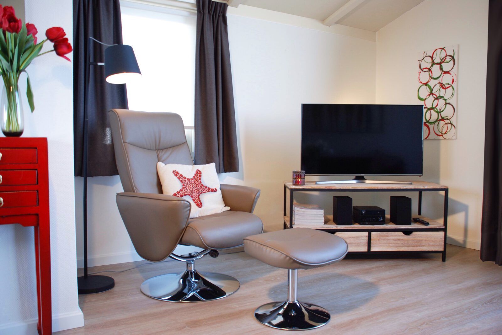 Cozy sitting area in Ostrea 16 vacation home, Roompot Beach Resort, Kamperland, Zeeland.