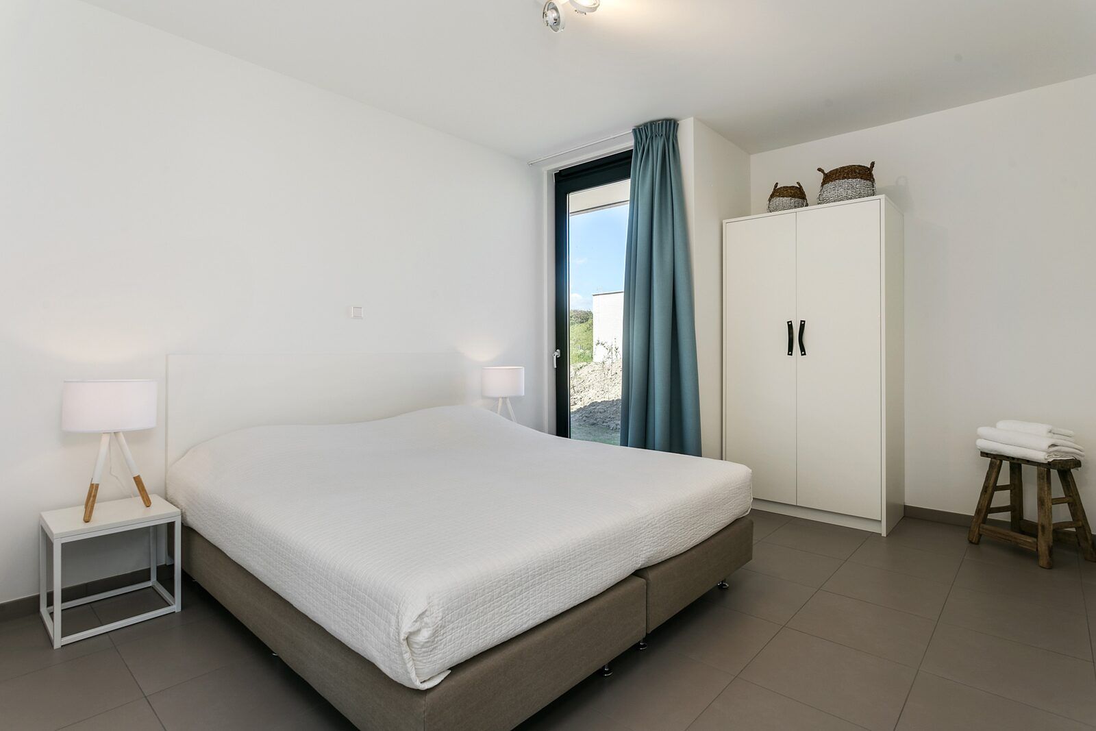 Bedroom with double bed in Waterline 04, De Groote Duynen, Kamperland.