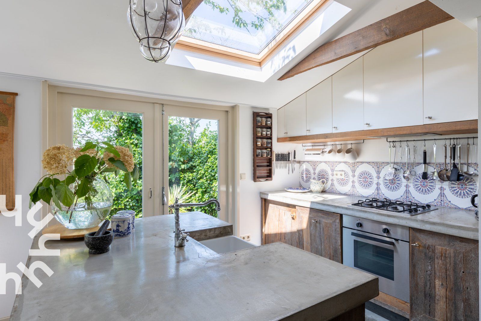 Gemuetliches Schlafzimmer mit Holzmoebeln im Ferienhaus ZE184, Kamperland, Noord-Beveland.