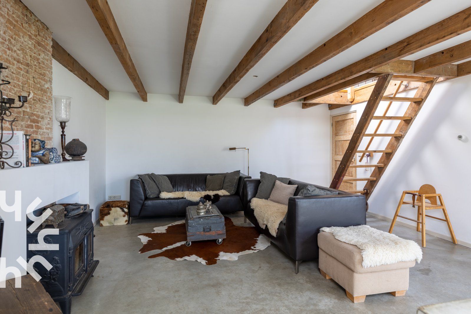 Geraeumiges Wohnzimmer mit Kamin im Ferienhaus ZE184, Kamperland, Noord-Beveland, Zeeland.