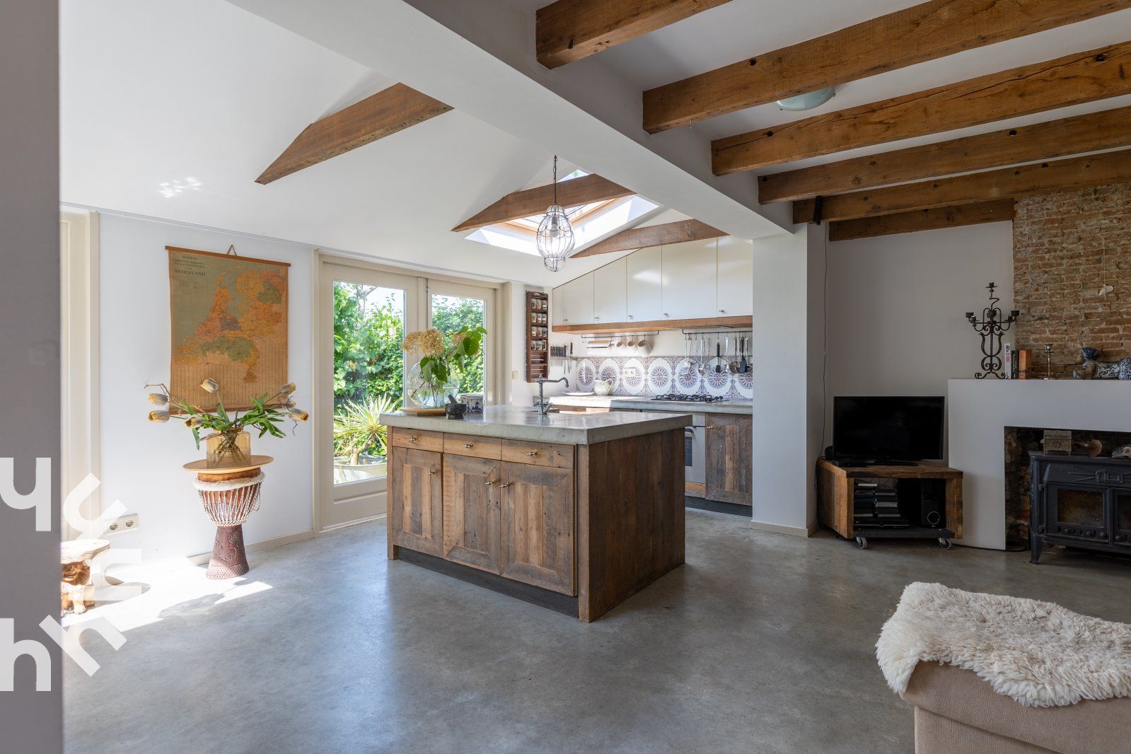 Offene Kueche und Wohnzimmer im Ferienhaus ZE184 mit viel Tageslicht, Kamperland.