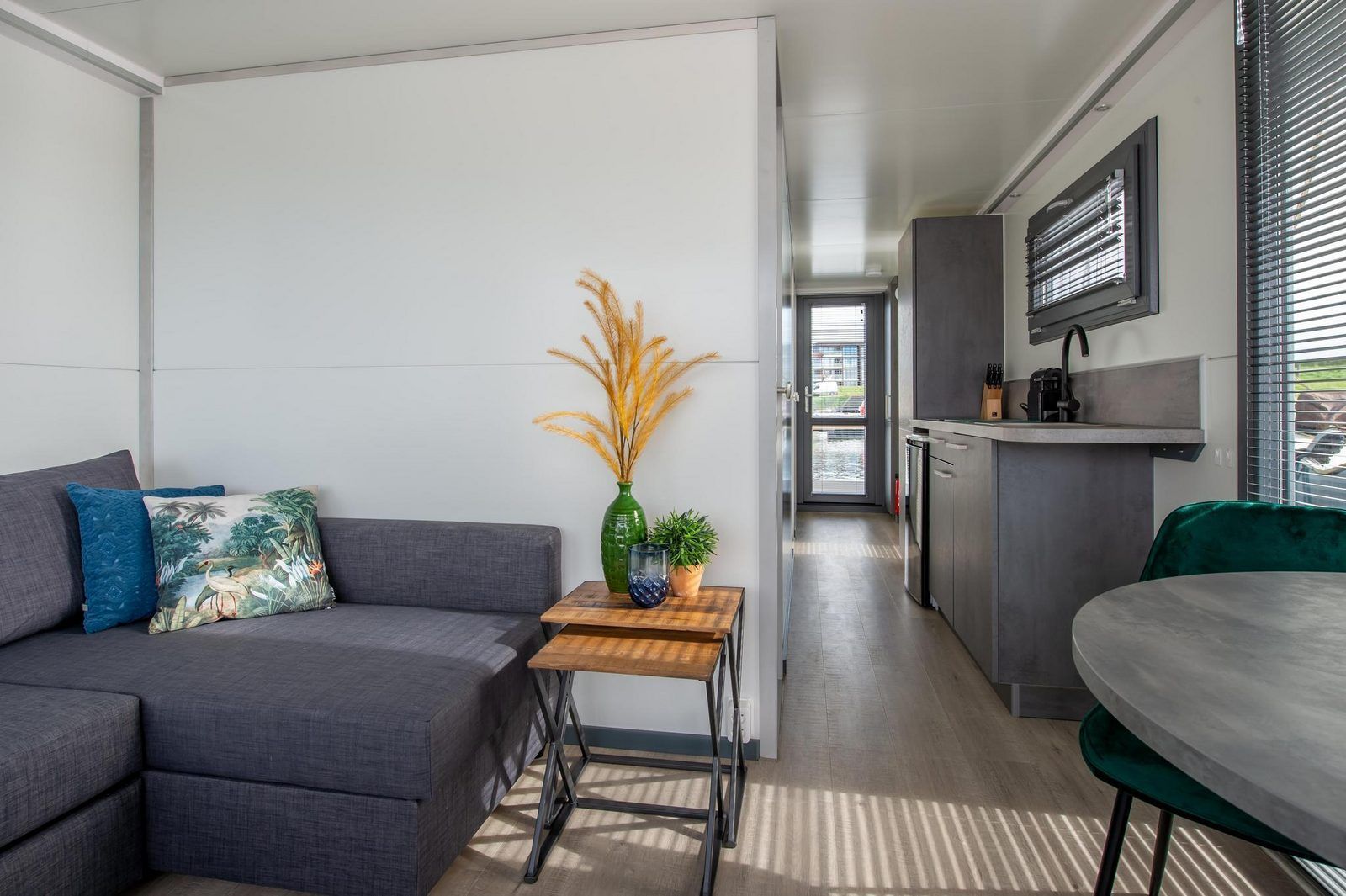 Essecke in VZ2340 Water lodge in Kamperland, Mahlzeiten geniessen in Noord-Beveland, Zeeland.