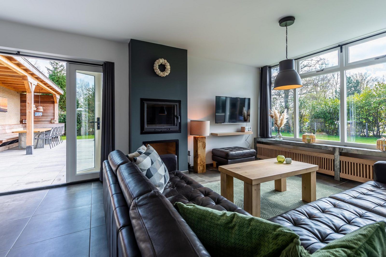 Gemuetliches Wohnzimmer von VZ1164 Grosse freistehende Villa in Kamperland, modern eingerichtet.