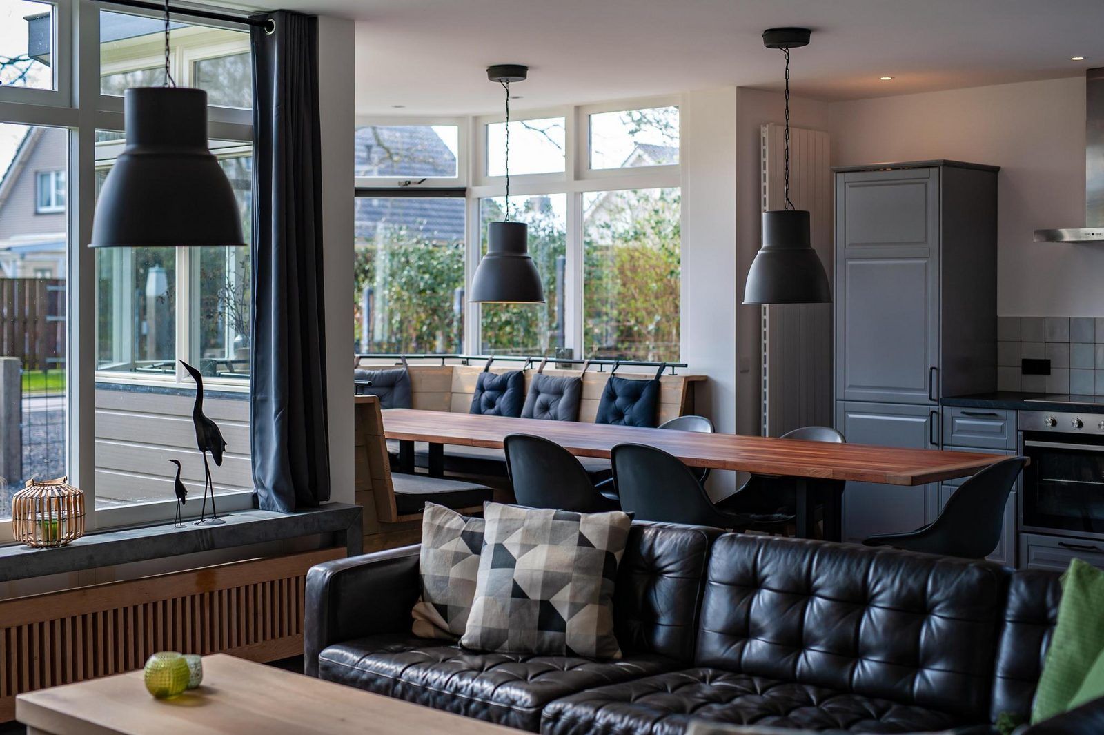 Helles Esszimmer in VZ1164 Grosse freistehende Villa in Kamperland, mit grossen Fenstern.