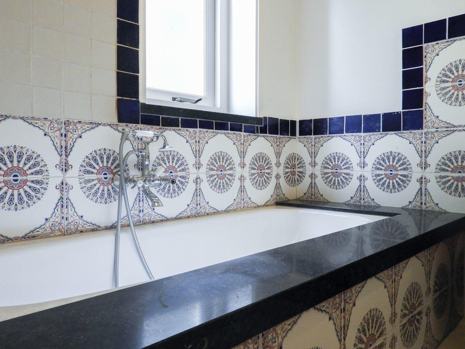 Stilvoll gefliestes Badezimmer in VZ184 Ferienhaus Kamperland, Zeeland.