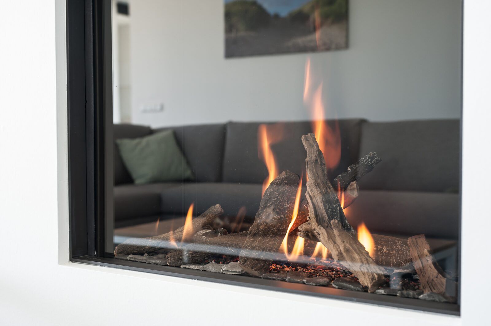 Gemuetlicher Kamin in der Zandbank 19, De Groote Duynen, Kamperland, fuer eine warme Atmosphaere waehrend Ihres Aufenthalts.