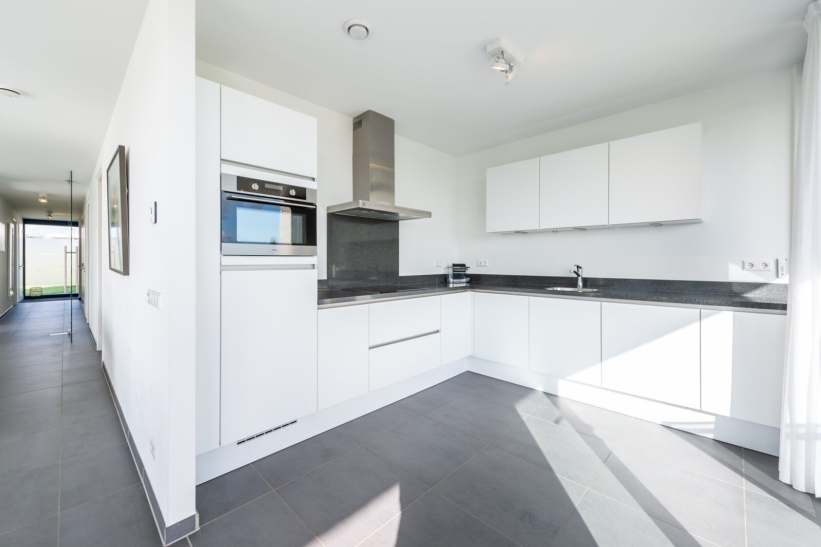 Exterior view of Duinvallei 06, vacation home with large garden in Kamperland, North Beveland, Zeeland.