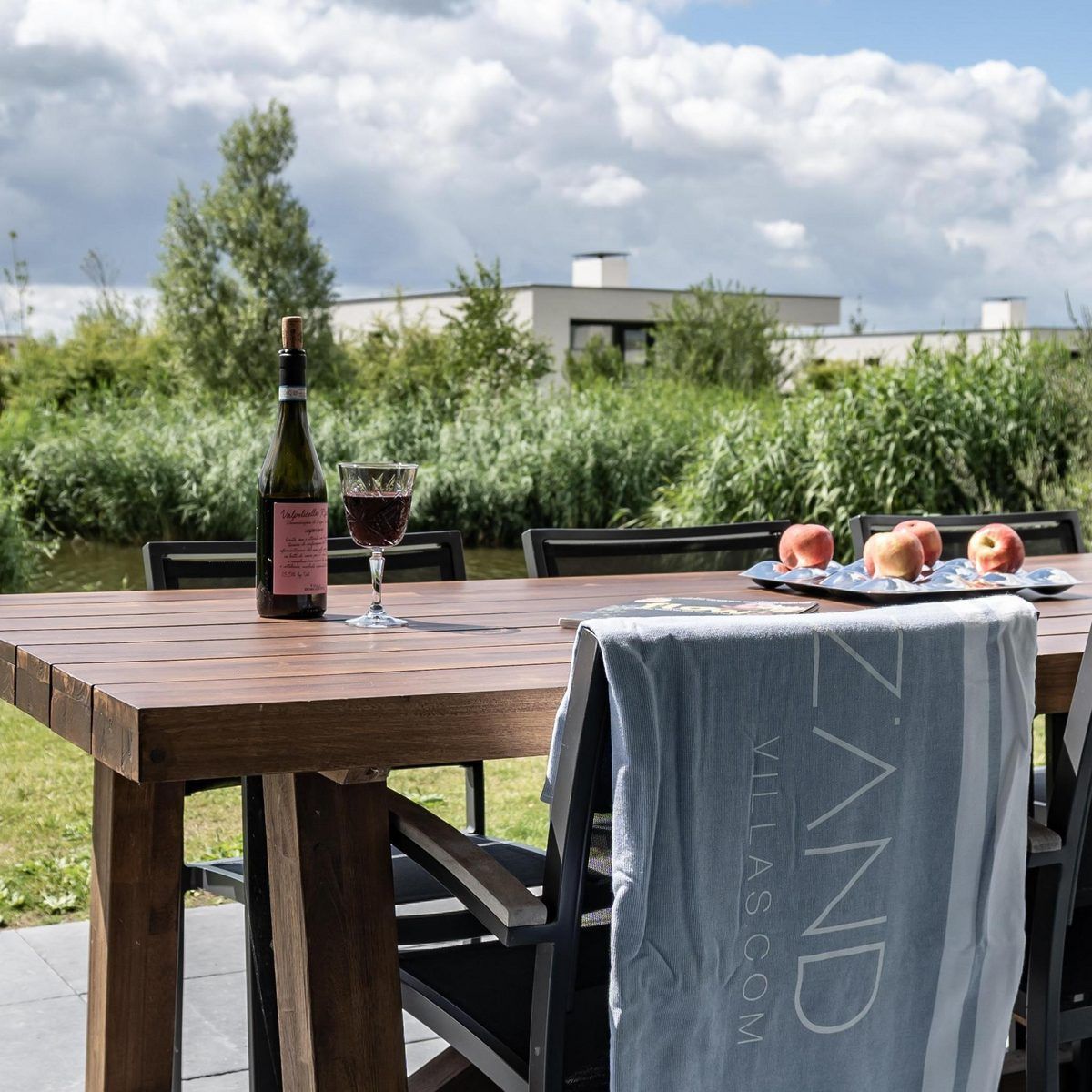 Attractive outdoor space at Duinvallei 10 | De Groote Duynen in Kamperland, ideal for a vacation in the nature of North Beveland.