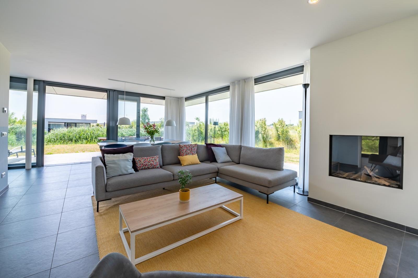 Modern kitchen of Duinvallei 10 | De Groote Duynen in Kamperland, a vacation home with fully equipped facilities in Zeeland.