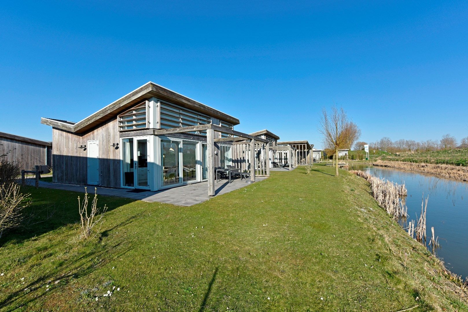 Verblijf 5903519 - Vakantiewoning Noord-Beveland - Vrijstaande woning in kamperland