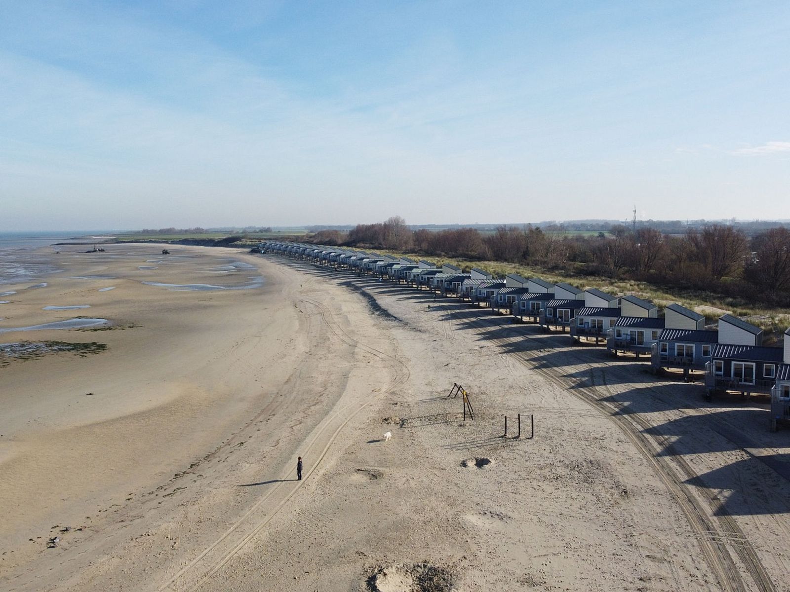 Guest house 5903530 - Holiday property Noord-Beveland - Vakantiehuis RBR 164 - Beach Resort Kamperland