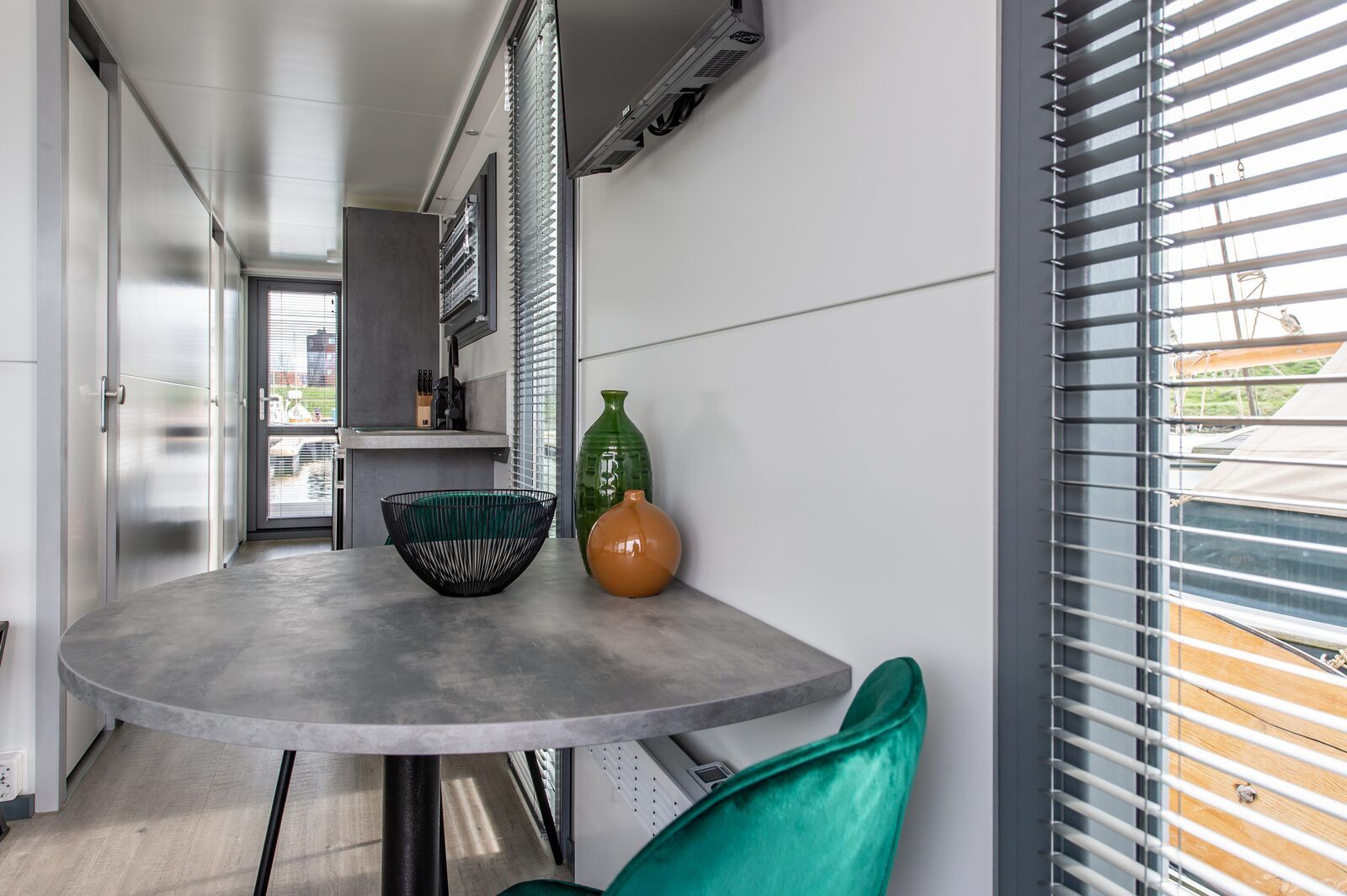 Guest house 5903621 - Holiday property Noord-Beveland - Waterlodge Blue Island | Marina Kamperland