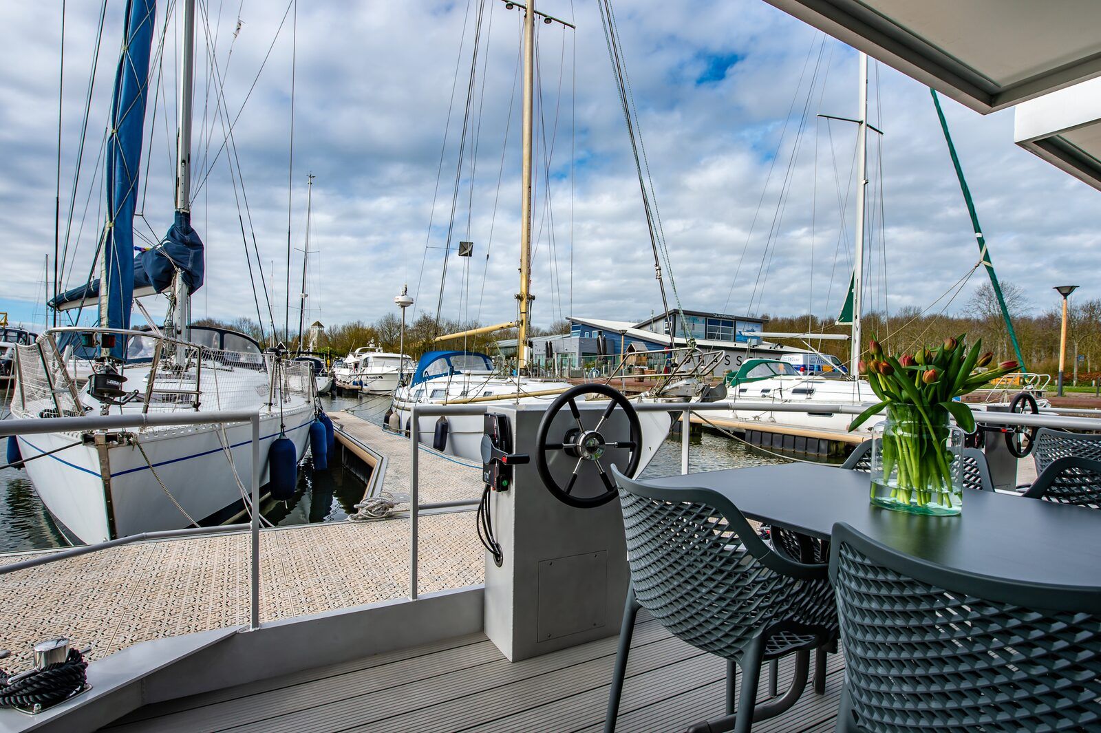 Guest house 5903621 - Holiday property Noord-Beveland - Waterlodge Blue Island | Marina Kamperland