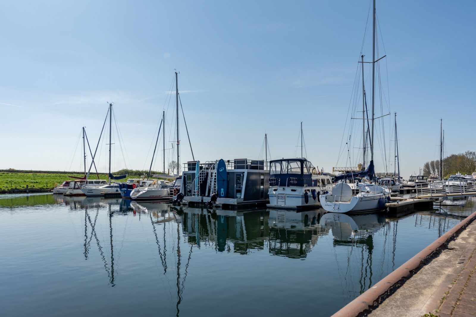 Guest house 5903621 - Holiday property Noord-Beveland - Waterlodge Blue Island | Marina Kamperland