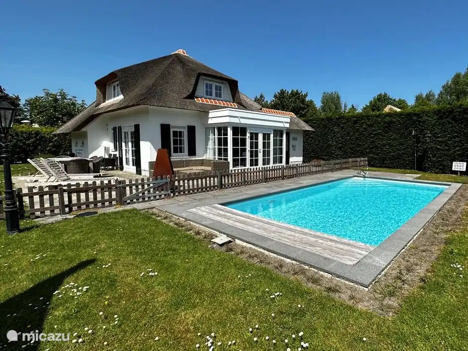 Guest house 590390 - Holiday property Noord-Beveland - ZeelandhuisaanZee
