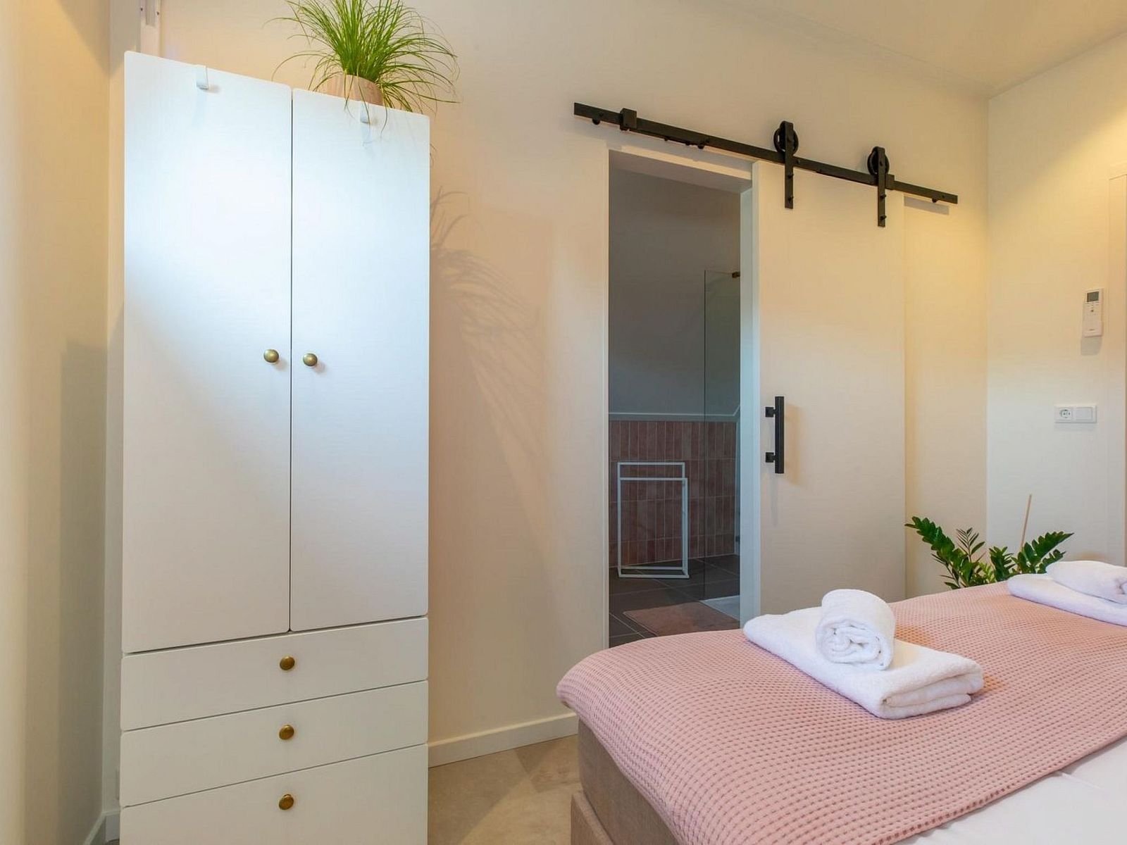 Guest house 590430 - Holiday property Noord-Beveland - Vakantiehuis Vintage Vibes Kortgene