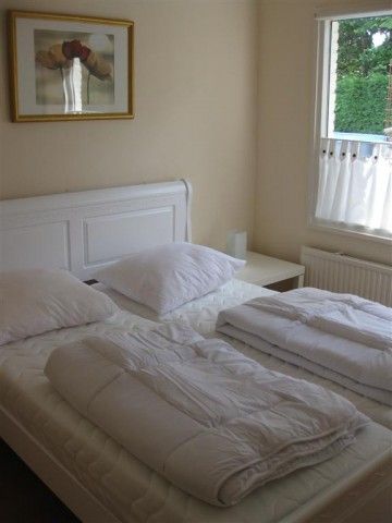 Comfortable bedroom in Mi Casa, Burgh-Haamstede, Zeeland, for a relaxing night's sleep in the vacation home.