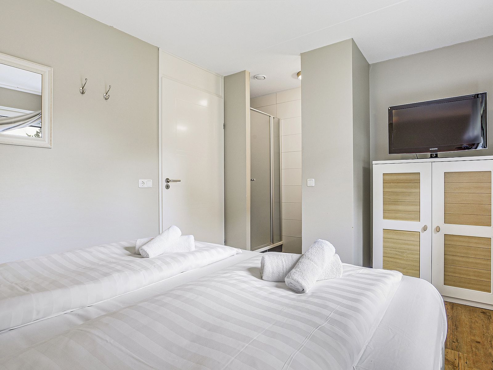 Unterkunft 6004108 - Bungalow Schouwen-Duiveland - Resort Haamstede | 8-persoons bungalow | 8E