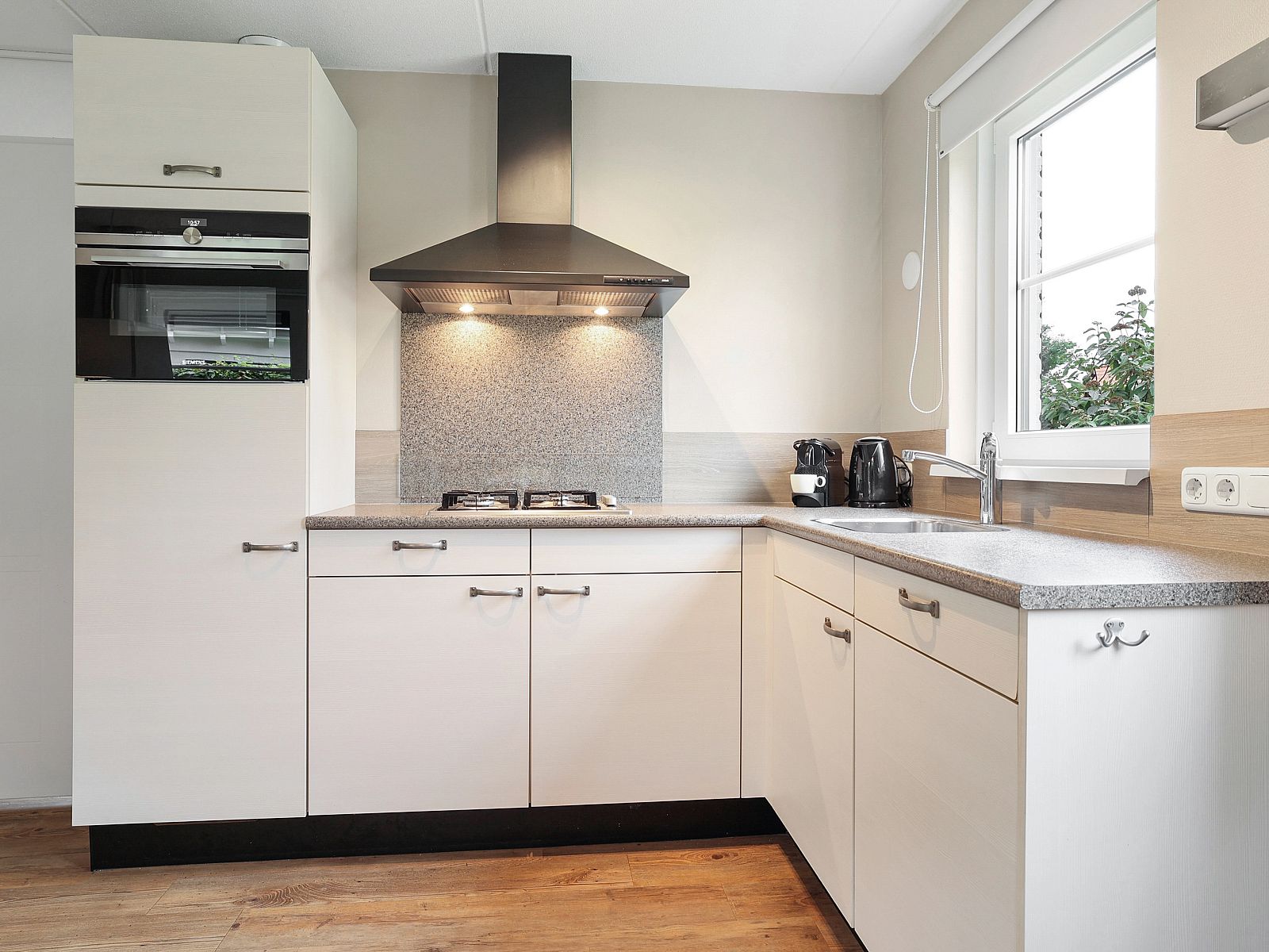 Guest house 6004111 - Bungalow Schouwen-Duiveland - Resort Haamstede | 4-persoons bungalow | 4B4