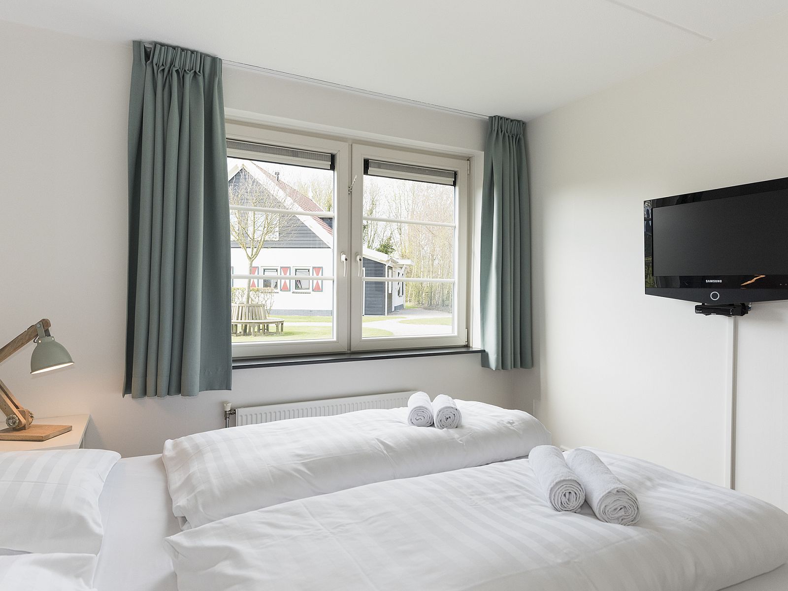 Guest house 6004151 - Bungalow Schouwen-Duiveland - Resort Haamstede | 12-persoons bungalow | 12G