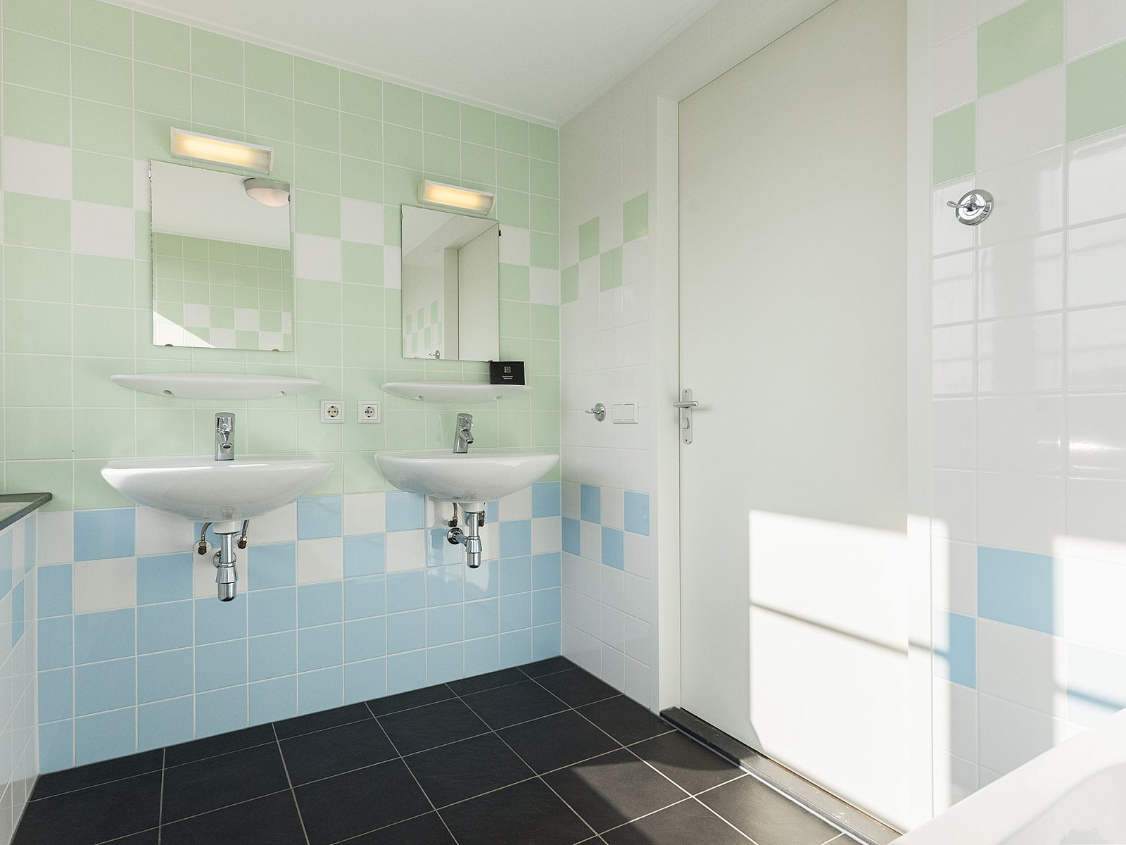 Guest house 6004151 - Bungalow Schouwen-Duiveland - Resort Haamstede | 12-persoons bungalow | 12G