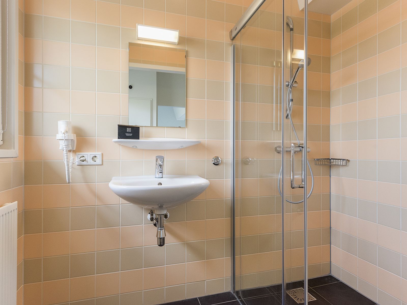 Guest house 6004151 - Bungalow Schouwen-Duiveland - Resort Haamstede | 12-persoons bungalow | 12G