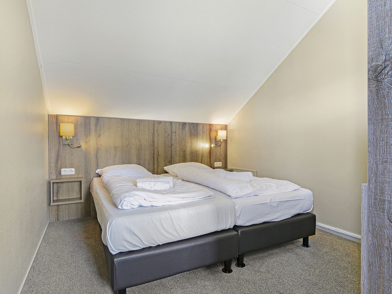 Guest house 600441 - Bungalow Schouwen-Duiveland - Villapark Livingstone | 6-persoons villa | 6EL