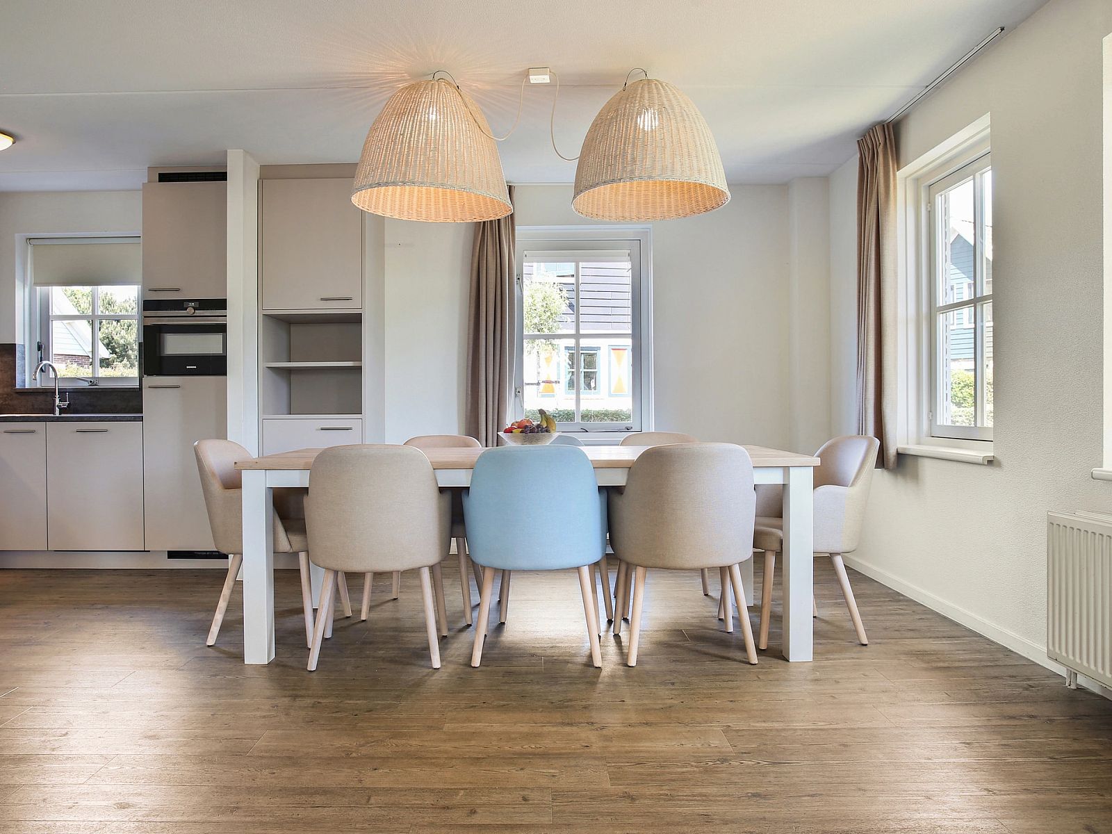 Guest house 600461 - Bungalow Schouwen-Duiveland - Duinpark 't Hof van Haamstede | 8-persoons bungalow | 8E2