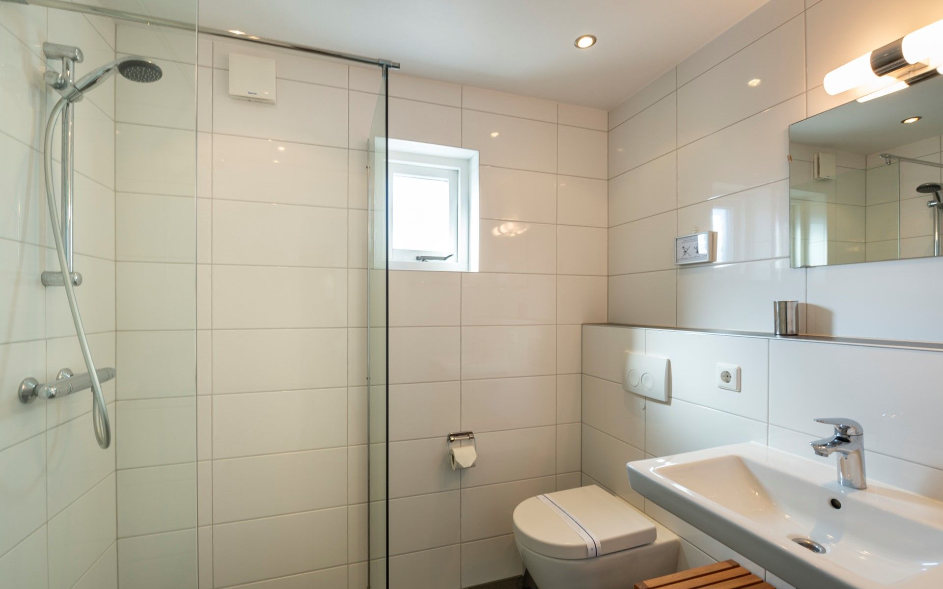 Wooden game board in Vakantiewoning Schouwse Duin 35, Burgh-Haamstede, for relaxation and fun in Zeeland.