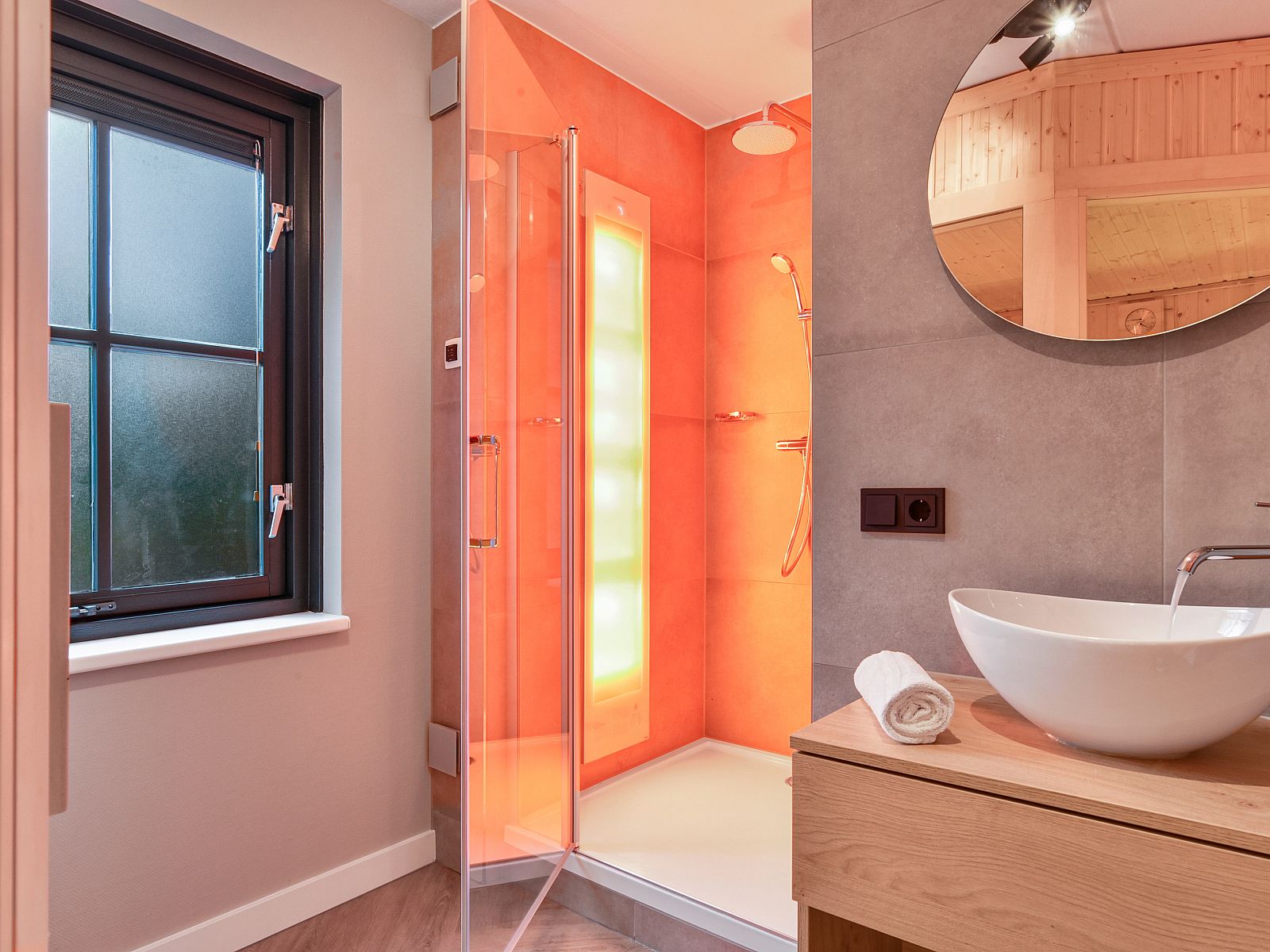 Unterkunft 600482 - Bungalow Schouwen-Duiveland - Duinpark 't Hof van Haamstede | 8-persoons bungalow | 8EL2