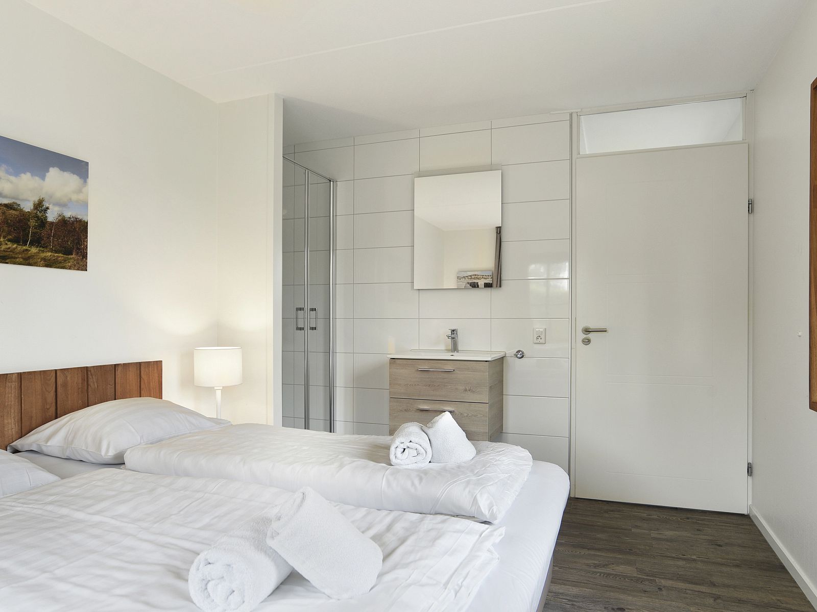 Guest house 600484 - Bungalow Schouwen-Duiveland - Duinpark 't Hof van Haamstede | 8-persoons bungalow | 8E1