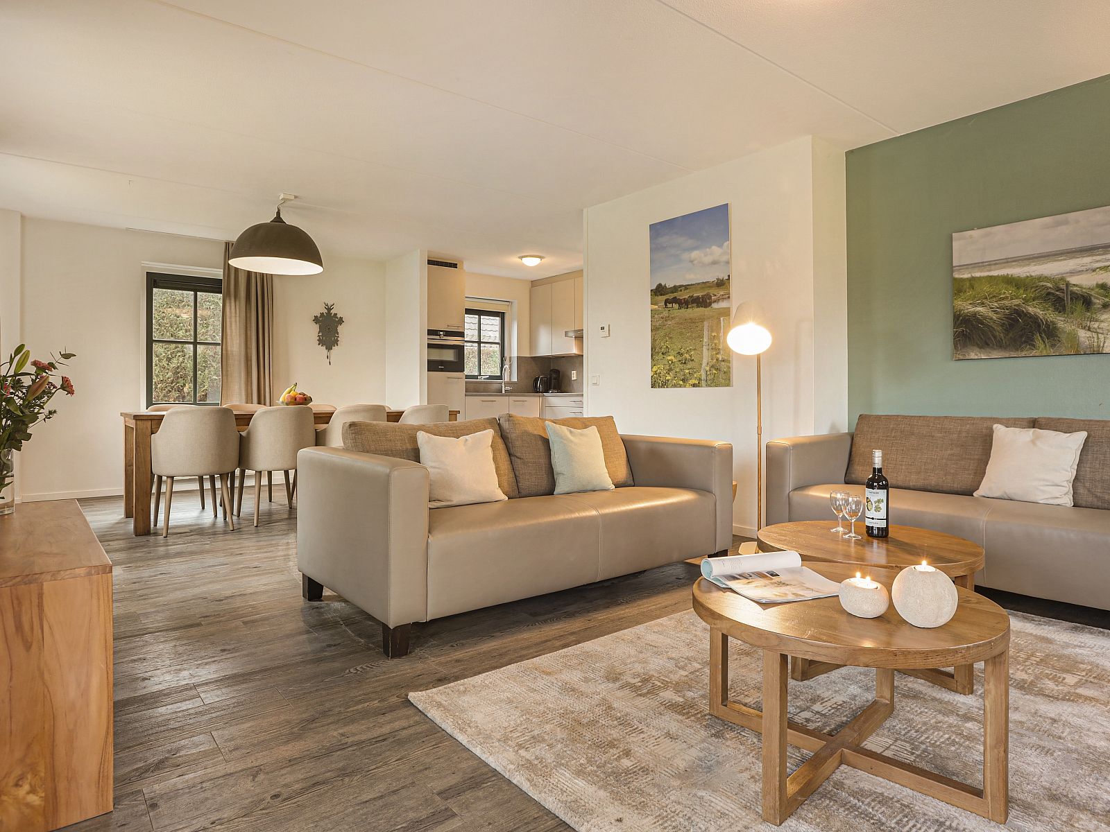 Guest house 600484 - Bungalow Schouwen-Duiveland - Duinpark 't Hof van Haamstede | 8-persoons bungalow | 8E1