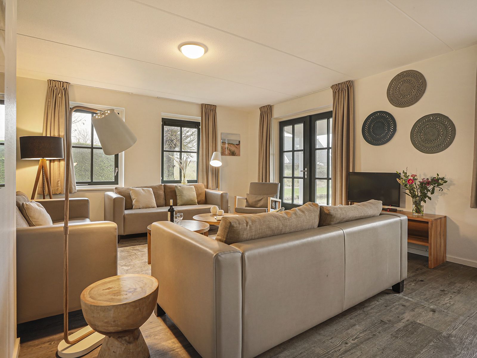 Guest house 600484 - Bungalow Schouwen-Duiveland - Duinpark 't Hof van Haamstede | 8-persoons bungalow | 8E1