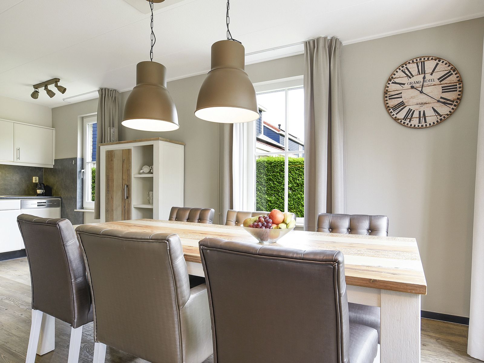 Guest house 600497 - Bungalow Schouwen-Duiveland - Villapark Livingstone | 4-persoons villa | 4L