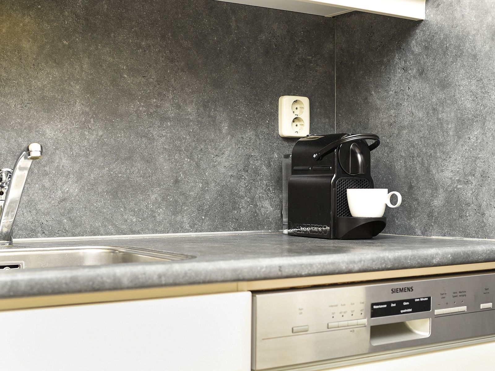 Guest house 600497 - Bungalow Schouwen-Duiveland - Villapark Livingstone | 4-persoons villa | 4L