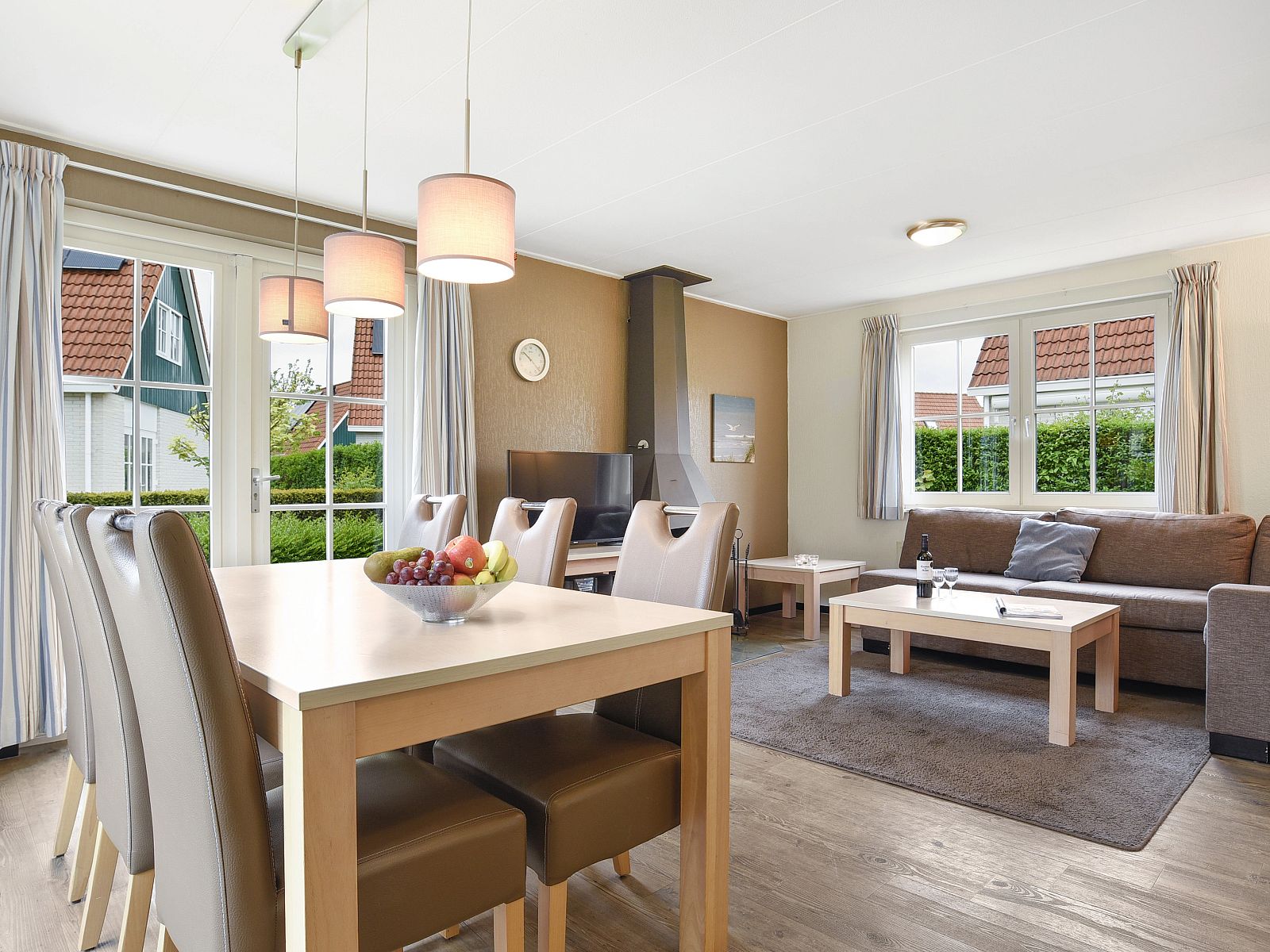 Guest house 600498 - Bungalow Schouwen-Duiveland - Villapark Livingstone | 6-persoons villa | 6D1