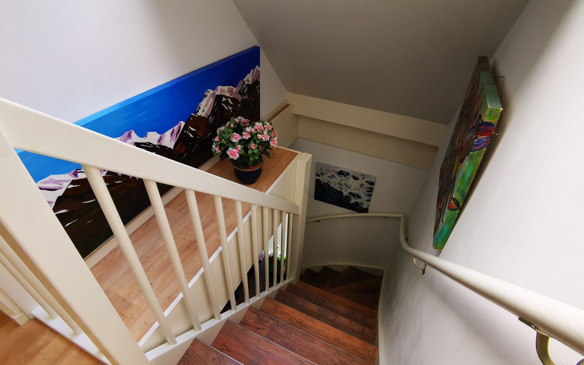 Modernes Baddesign im Ferienhaus Duinweg 12 in Renesse, mit klaren Linien in Zeeland.