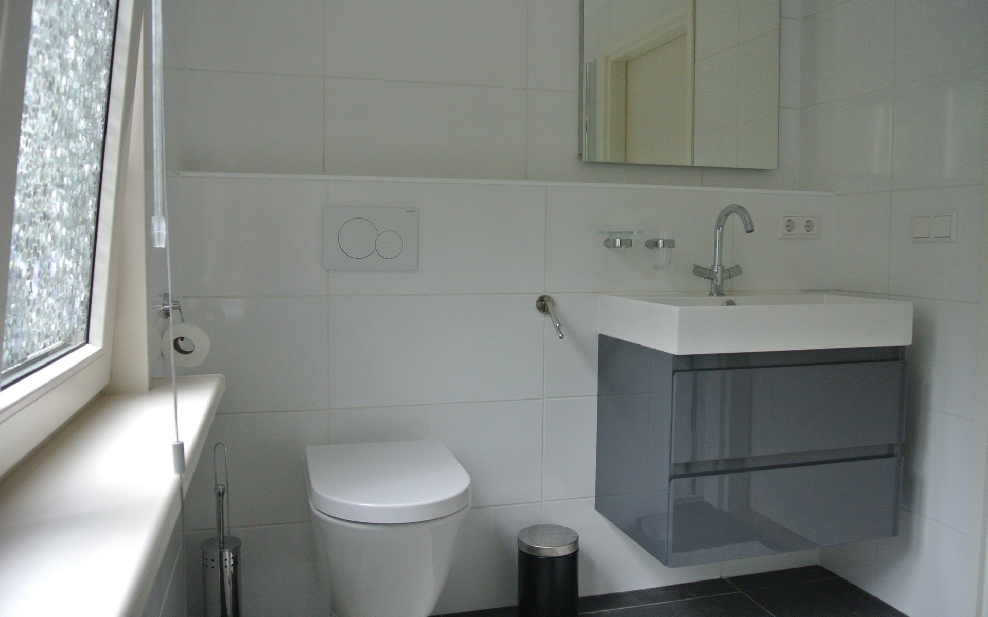 Gemuetliches Zweibettzimmer im Ferienhaus Duinweg 12 in Renesse, ideal fuer Paare in Zeeland.